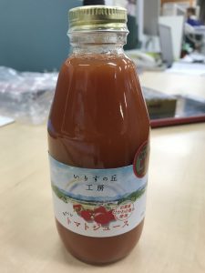 トマトジュース。