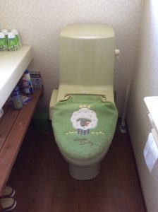 タンクレスのかわいいトイレに。