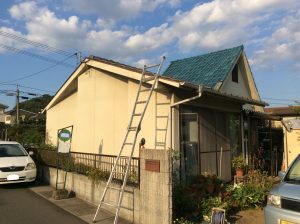 外壁塗装と屋根瓦を葺き替えました。