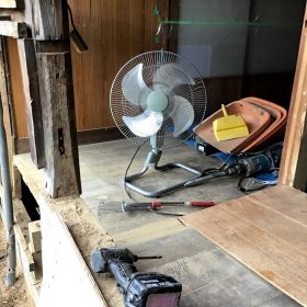 水まわりの解体始めました!
