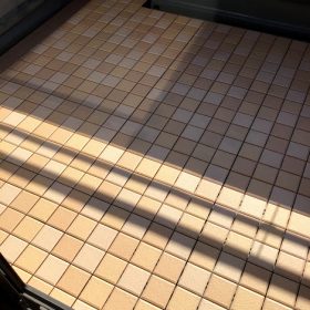 笠岡 F様邸 改修工事 バルコニータイル施工!