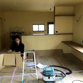 鴨方 K様邸 改修工事 大工作業が追い込みにかかってます。