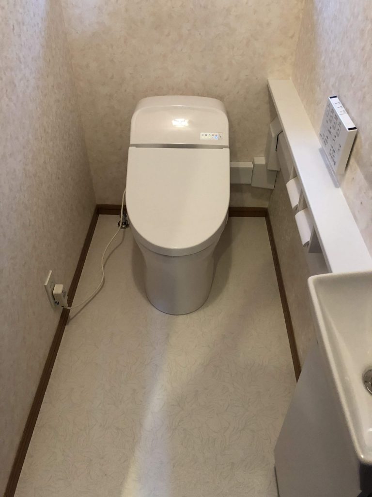 1日でトイレが新しく、手洗い器も新設できます♪