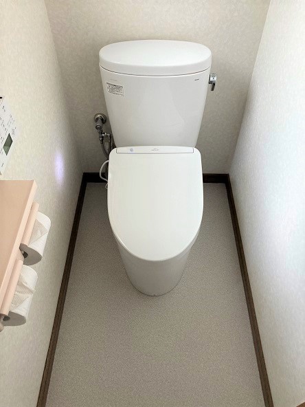 フチなし形状のTOTOトイレでお手入れラクラク