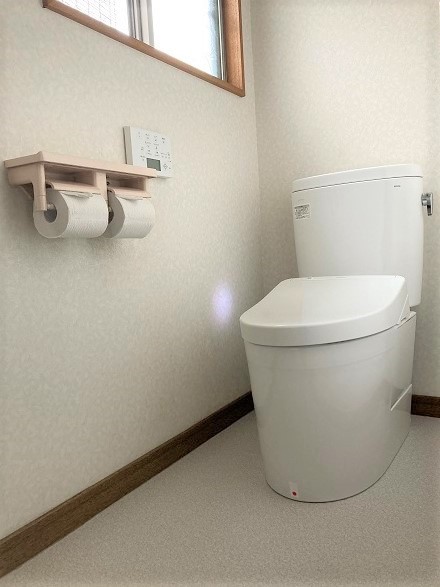 フチなし形状のTOTOトイレでお手入れラクラク