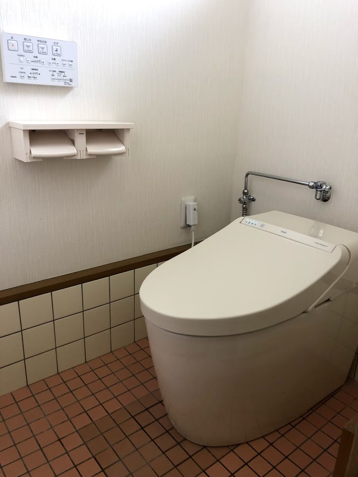 最小限のトイレリフォーム（和式トイレ⇒洋式トイレ+小便器）も承ります！