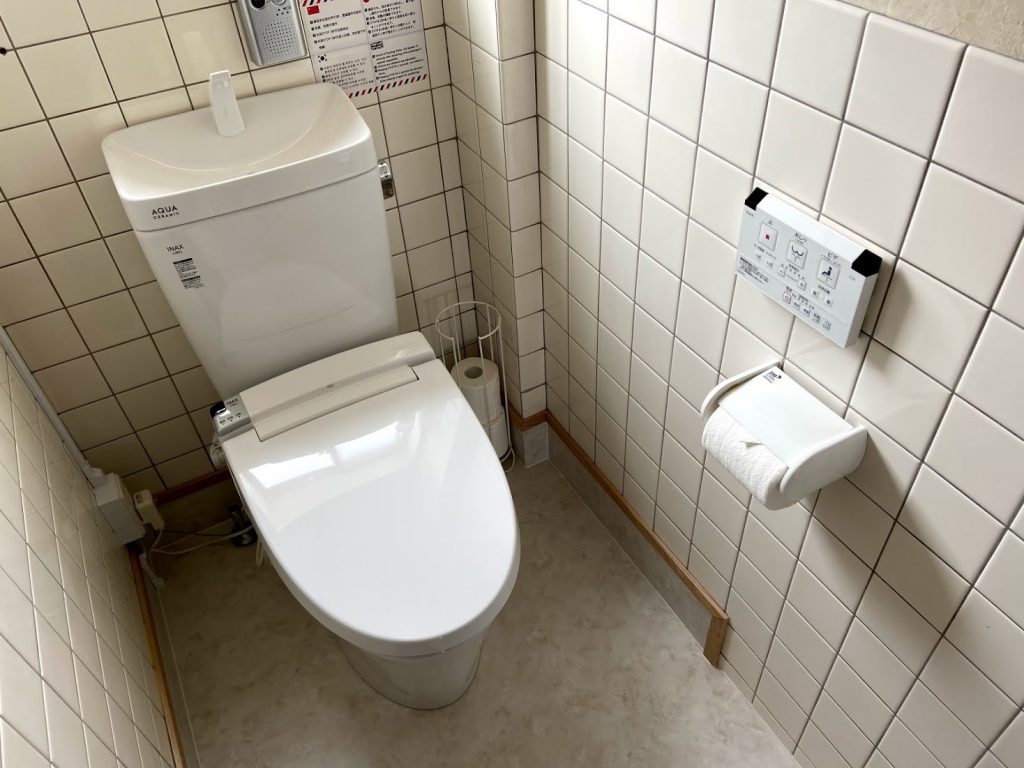 壁にもクッションフロア！掃除がしやすく、使いやすいトイレです！