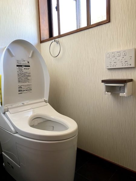 トイレの内装材　揃えてオシャレな空間に☆