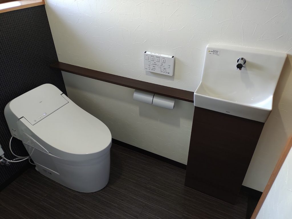 倉敷市│【トイレリフォーム】仕切っていた空間を有効活用したトイレへ！