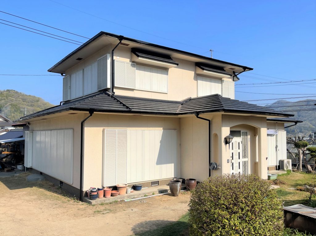 小田郡矢掛町│屋根で家の雰囲気がガラリと変わりました！