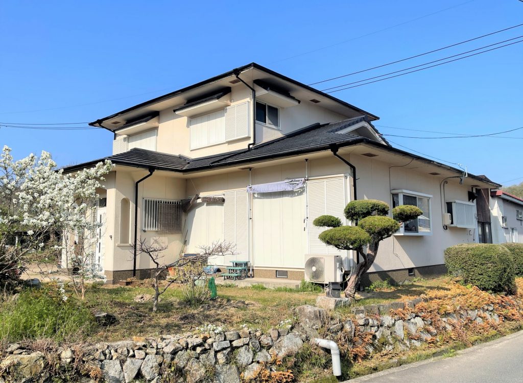 小田郡矢掛町│屋根で家の雰囲気がガラリと変わりました！