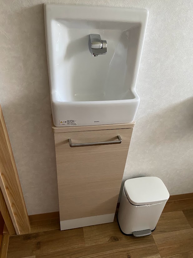 総社市｜簡易水洗式で使いやすく清潔なトイレへ！