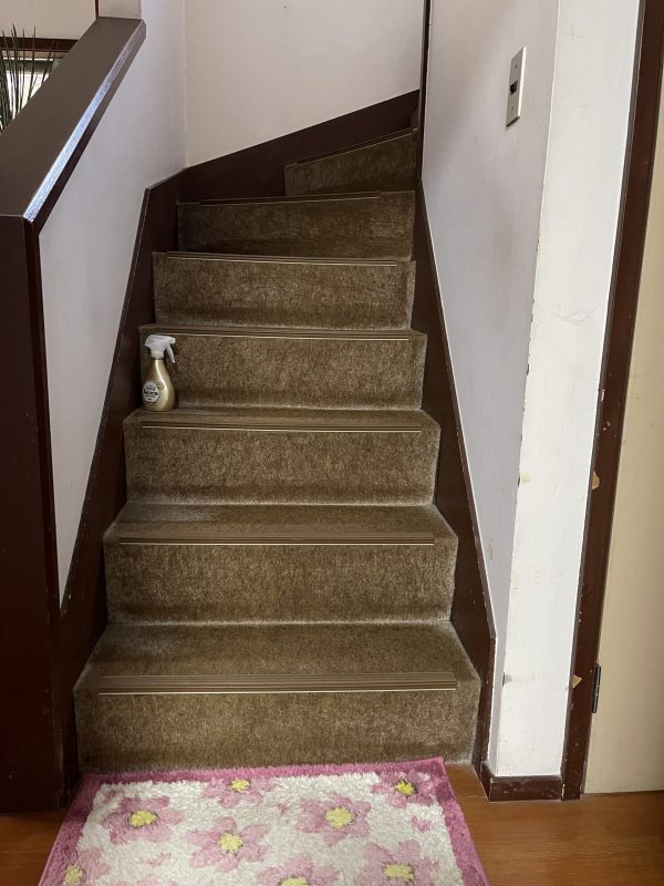 笠岡市で階段の張り替え工事をさせて頂きました！