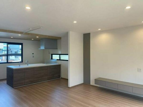 岡山市 |事務所兼住宅　グレージュでまとまりのある落ち着いた空間になりました。