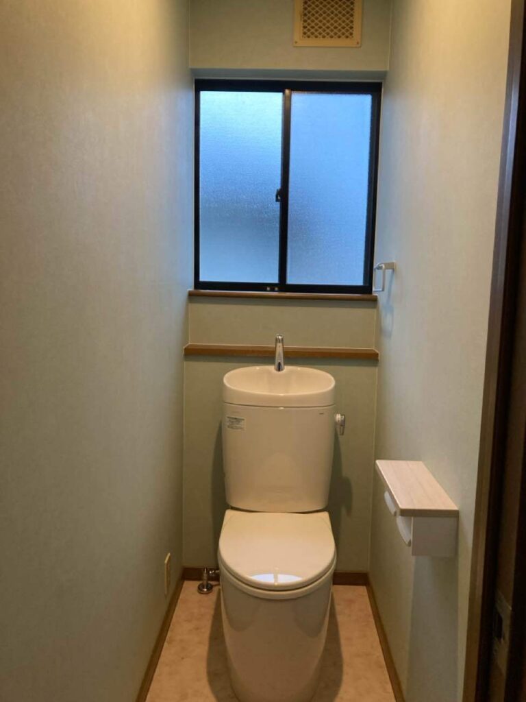 岡山市|リフォームで明るい雰囲気のトイレに
