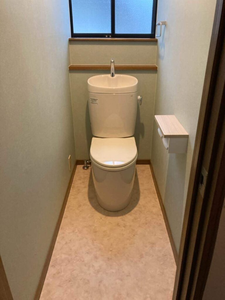 岡山市｜リフォームで明るい雰囲気のトイレに