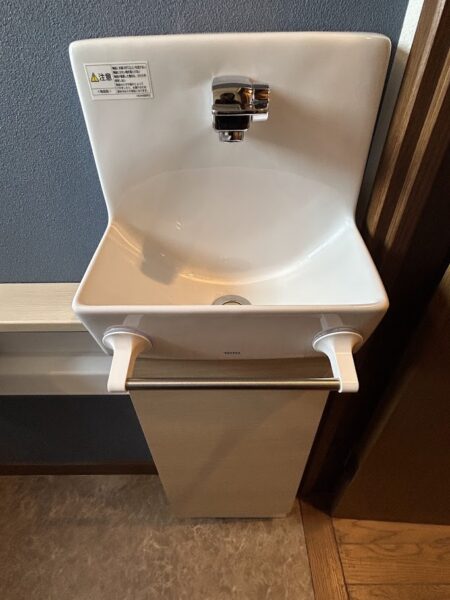 倉敷市 | トイレの給排水を利用して、手洗い器を新設しました！
