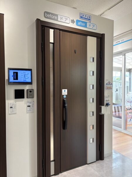 玄関交換はカバー工法がおススメです。