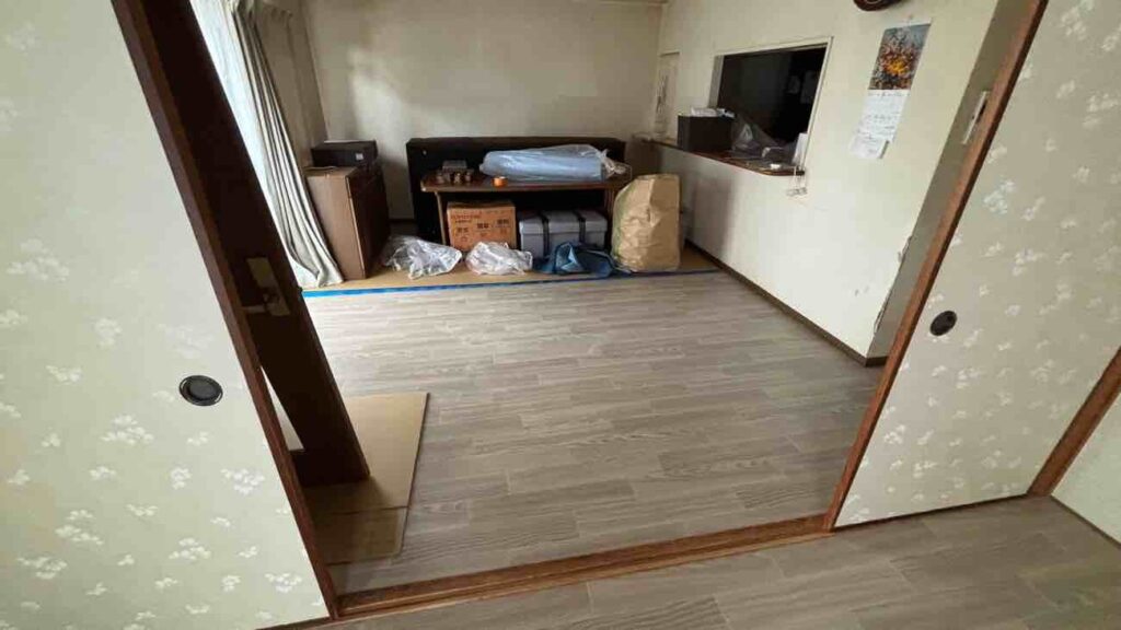 倉敷市 | マンションの床にクッションフロアを貼り、ワンちゃんも安全に暮らせる空間になりました！