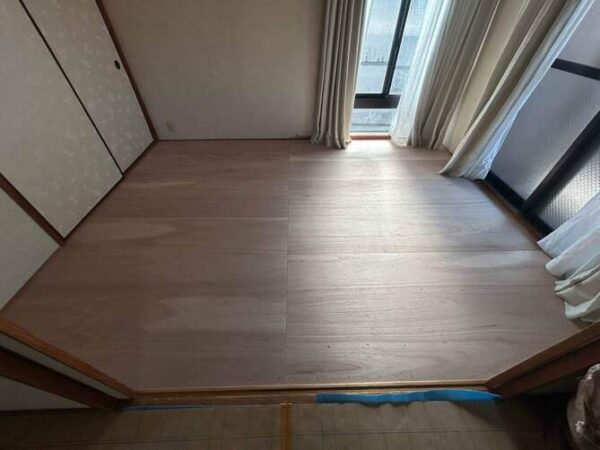 倉敷市 | マンションの床にクッションフロアを貼り、ワンちゃんも安全に暮らせる空間になりました!