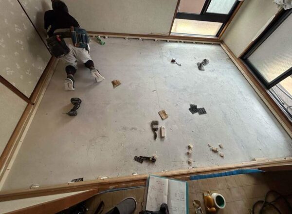 倉敷市 | マンションの床にクッションフロアを貼り、ワンちゃんも安全に暮らせる空間になりました!