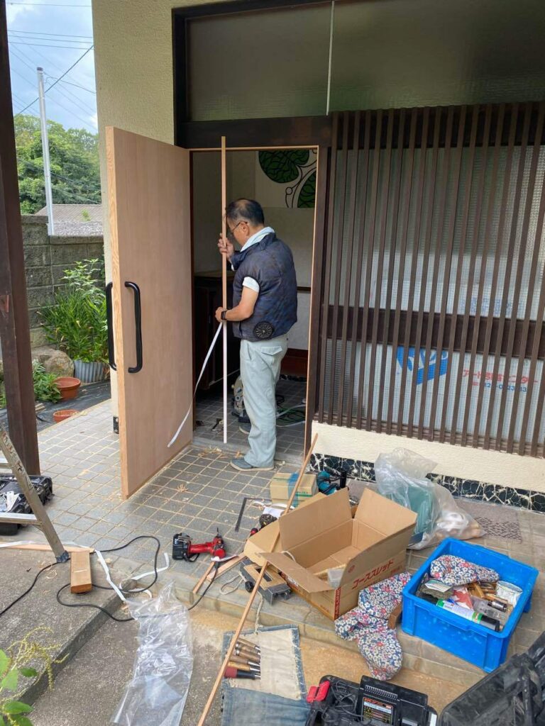 総社市 | 玄関ドアを造作してお家の顔をリニューアル!