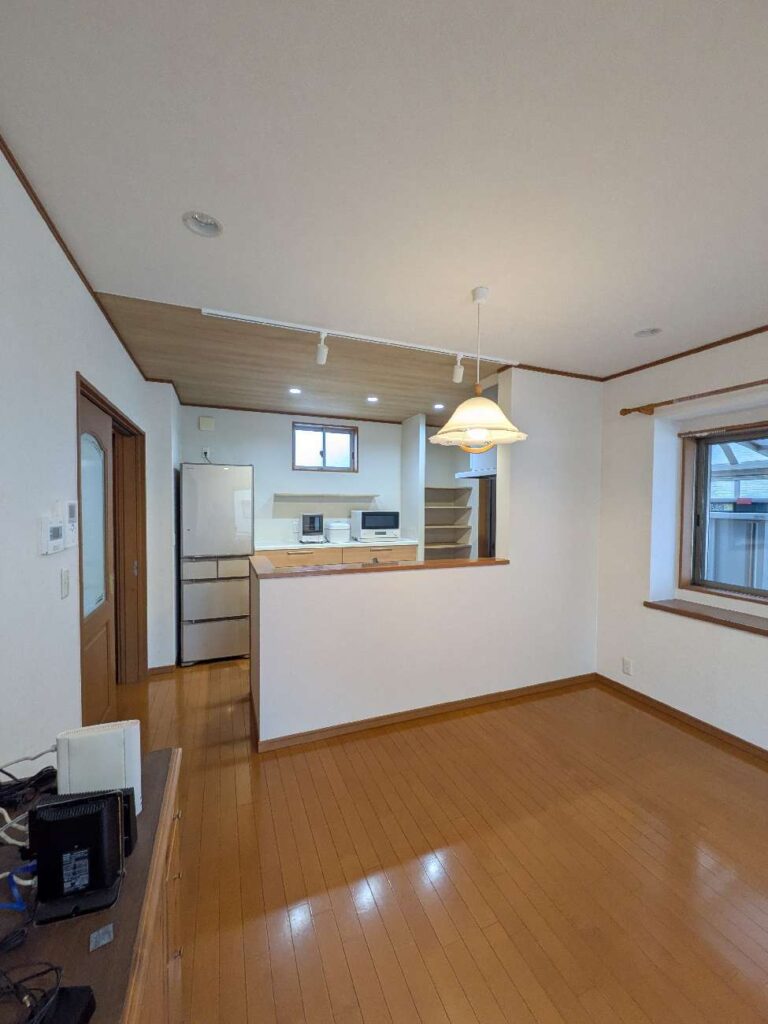 倉敷市 | 照明と素材で生まれ変わる、キッチンのセンスアップリフォーム