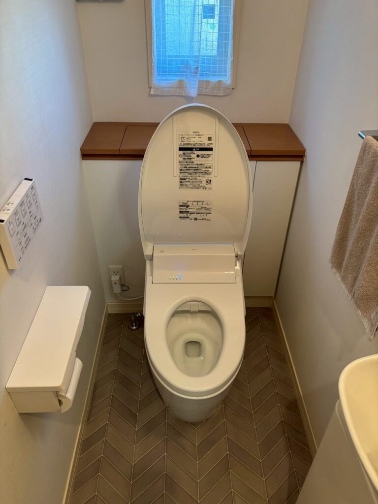 倉敷市｜【トイレ工事】トイレと一緒に床も替えてみませんか？