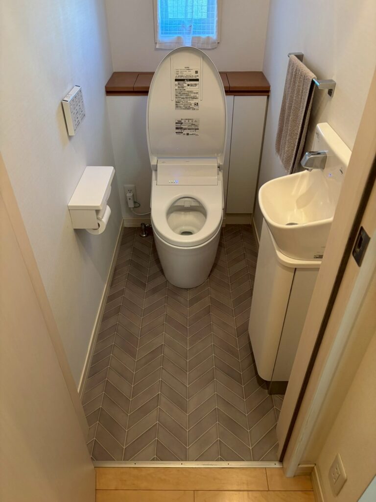倉敷市｜【トイレ工事】トイレと一緒に床も替えてみませんか？