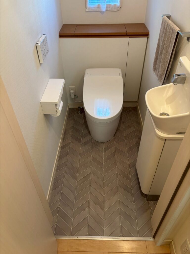 倉敷市｜【トイレ工事】トイレと一緒に床も替えてみませんか？