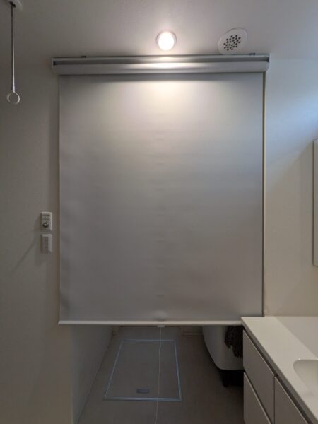 脱衣所の間仕切り！　ロールスクリーン編