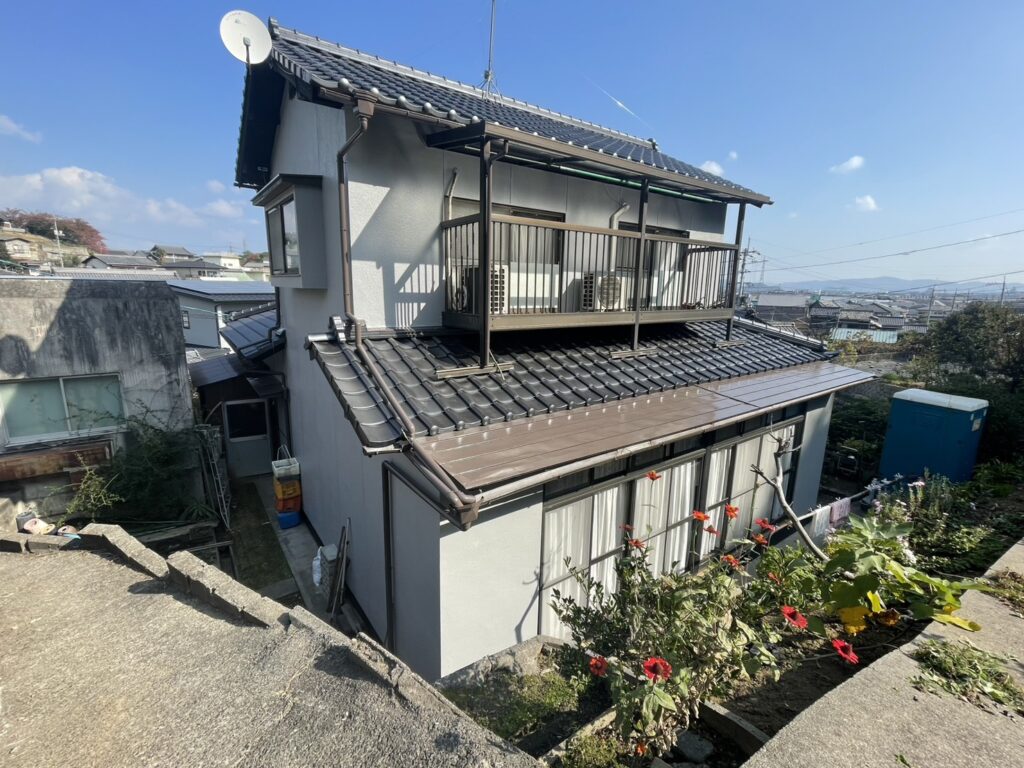 倉敷市｜【外壁工事】瓦交換と外壁塗装で、お家を美しく蘇らせましょう！！