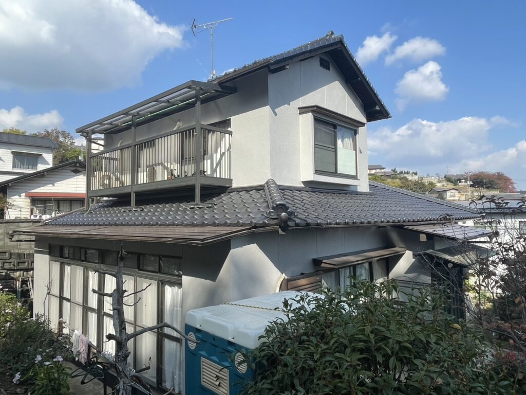 倉敷市｜【外壁工事】瓦交換と外壁塗装で、お家を美しく蘇らせましょう！！