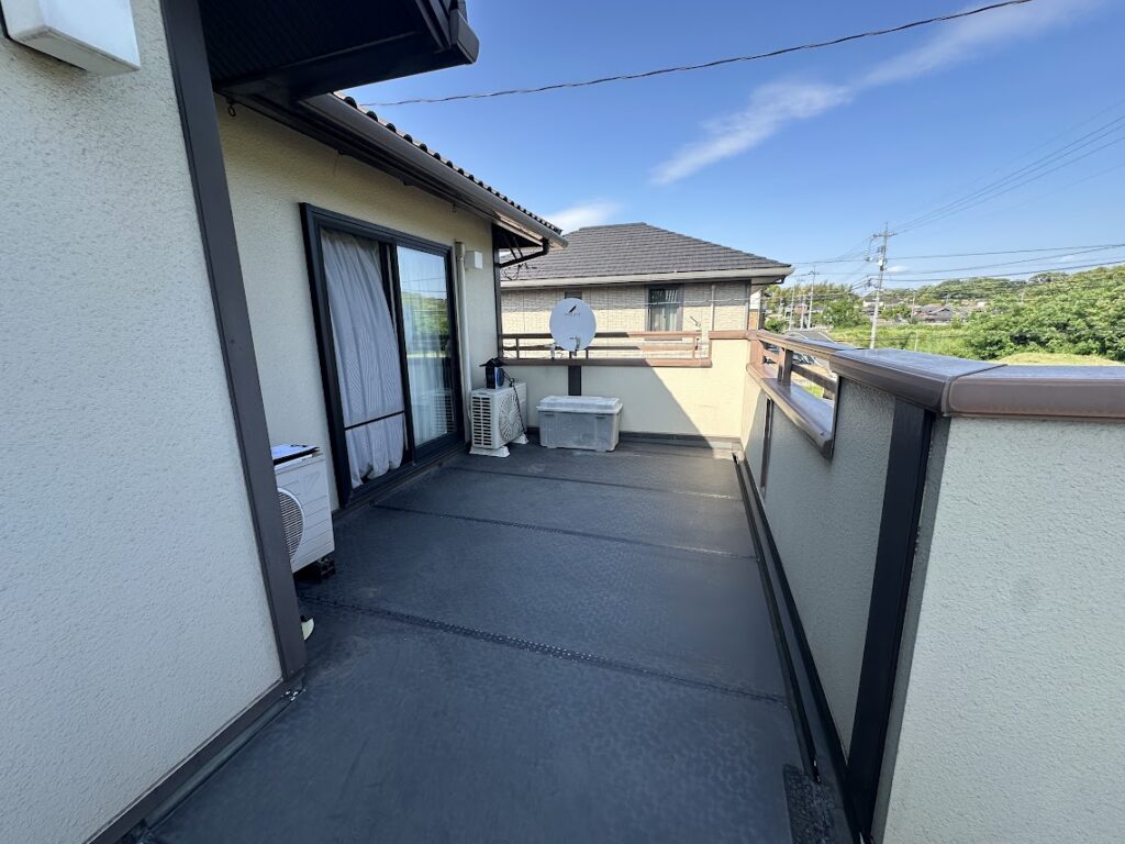 浅口市|「もっと外で遊びたい!」を叶える。芝生×スタイルシェードでわんちゃんも大喜びのベランダへ