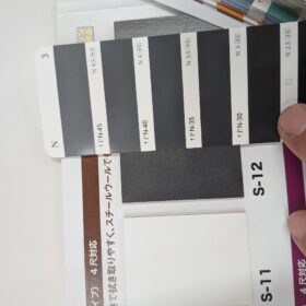 色合わせをしています。