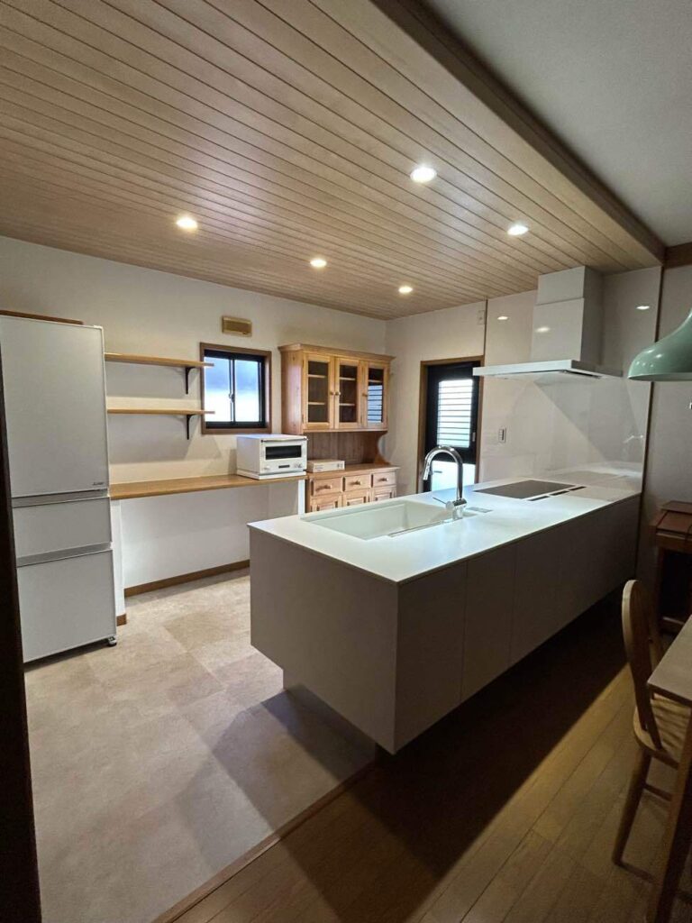 倉敷市 | オープンキッチンで圧倒的存在感のあるこだわり空間になりました！