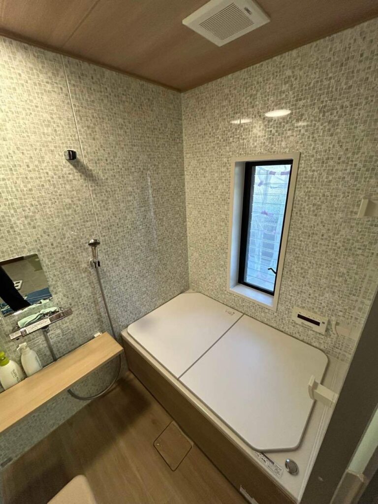 倉敷市 | クリナップのラクヴィアでお部屋のような浴室空間に、洗面所は内装貼替でまるで新築空間になりました！