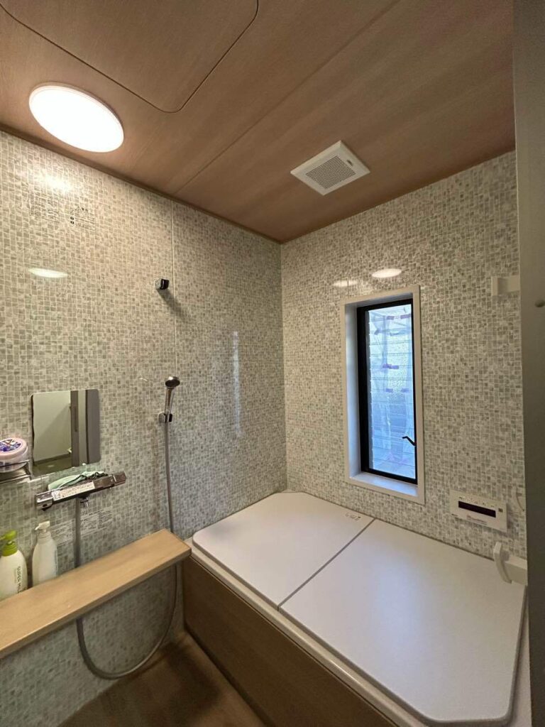 倉敷市 | クリナップのラクヴィアでお部屋のような浴室空間に、洗面所は内装貼替でまるで新築空間になりました！