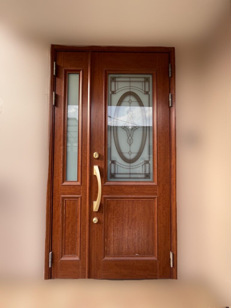 倉敷市|紫外線に強い「高耐候リアテック」を使用したドアリフォーム