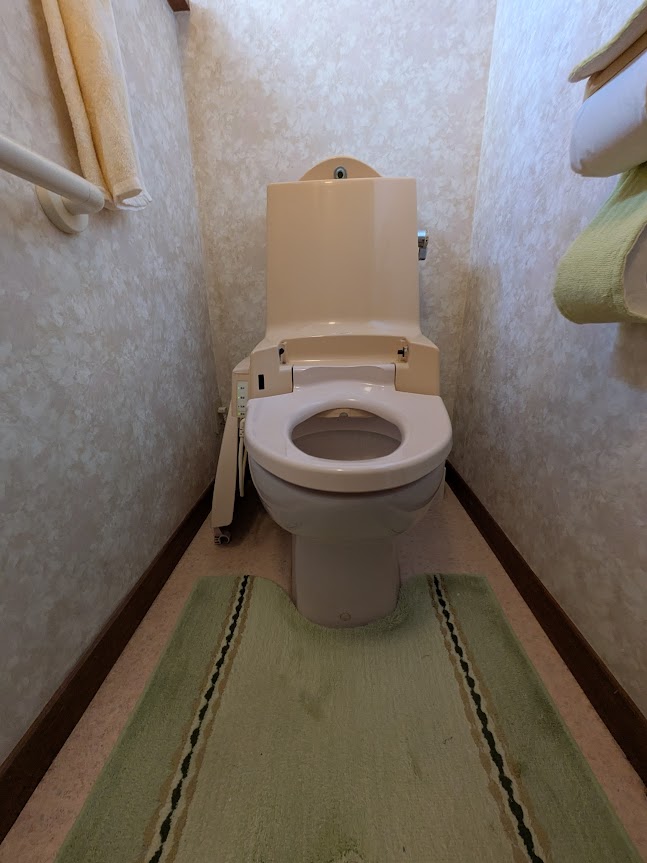 岡山市│1日で快適に!内装も一新したトイレリフォーム工事