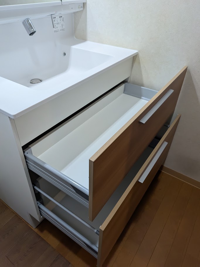 倉敷市 | LIXILのクレヴィで洗面所の主役になれる化粧台となりました。