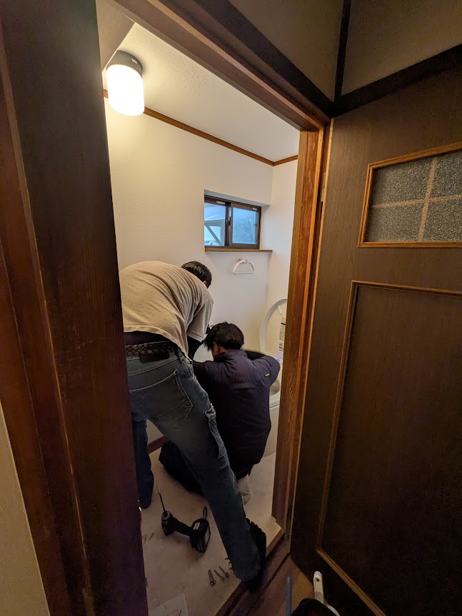 岡山市│1日で快適に!内装も一新したトイレリフォーム工事