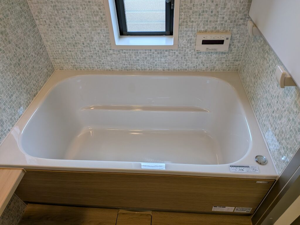 倉敷市 | クリナップのラクヴィアでお部屋のような浴室空間に、洗面所は内装貼替でまるで新築空間になりました！