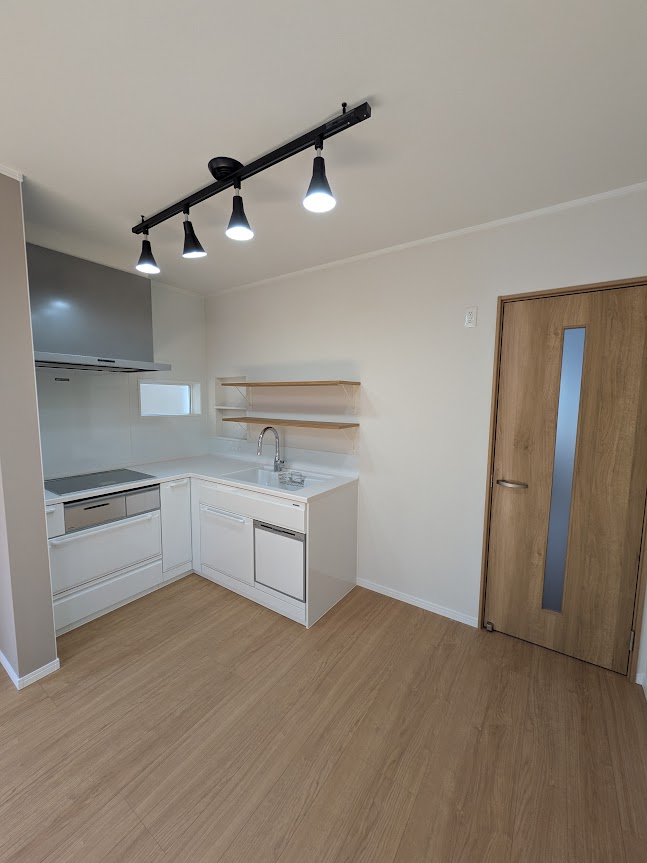 岡山市│水まわりを一新！使いやすく温かみのあるおうちに。