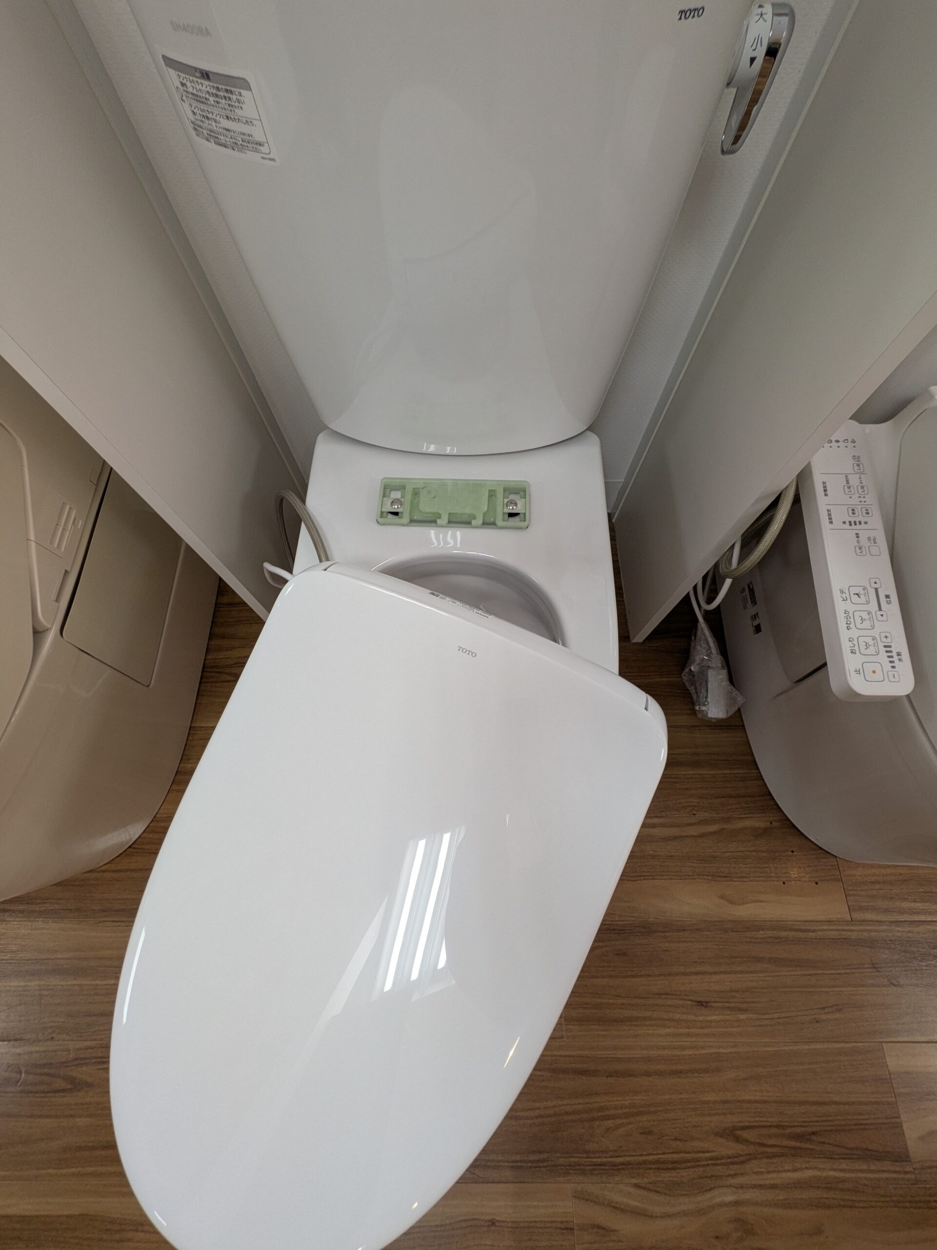 「ウォシュレットが壊れた！」本体まるごと交換不要！　便座だけ交換できるんです！