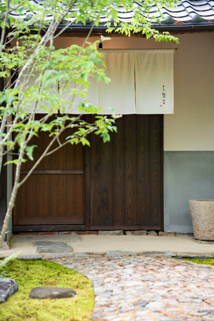 浅口市│「刻を継ぐ庭」静寂と光の古民家カフェ