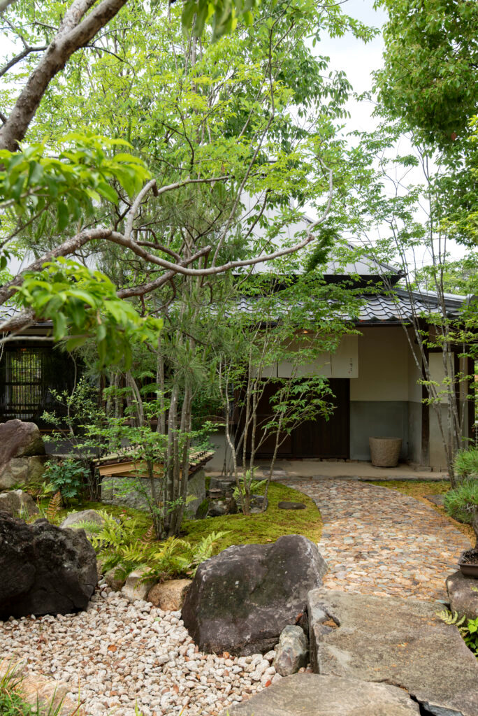 浅口市│「刻を継ぐ庭」静寂と光の古民家カフェ