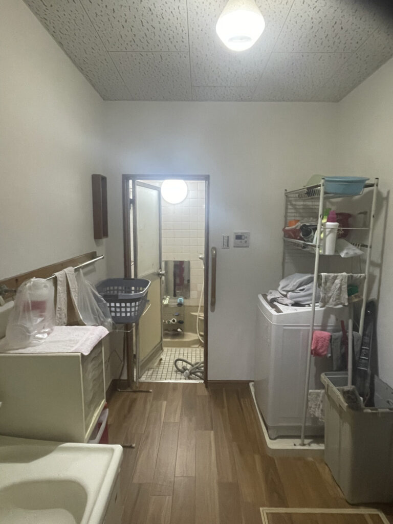 倉敷市｜洗面所床改修工事『キレイで安全な空間へ・・・！！』