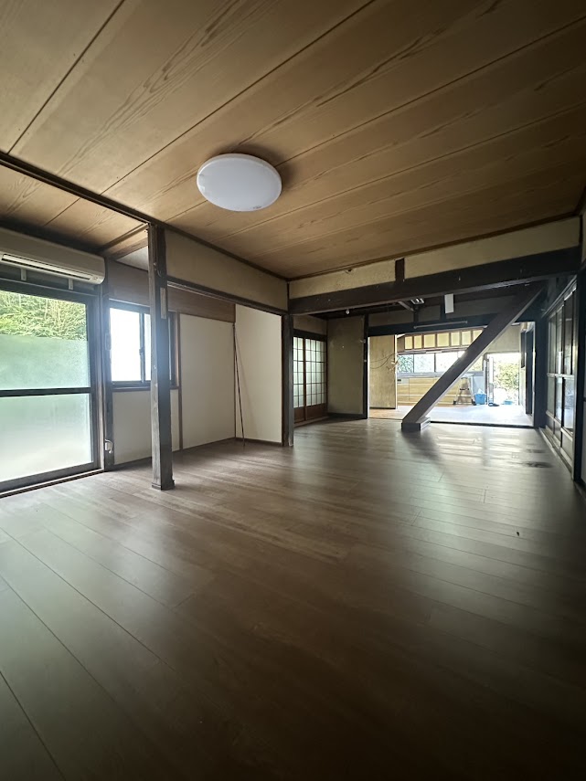 笠岡市｜床がきれいになって安心！ご家族が集う空間へ