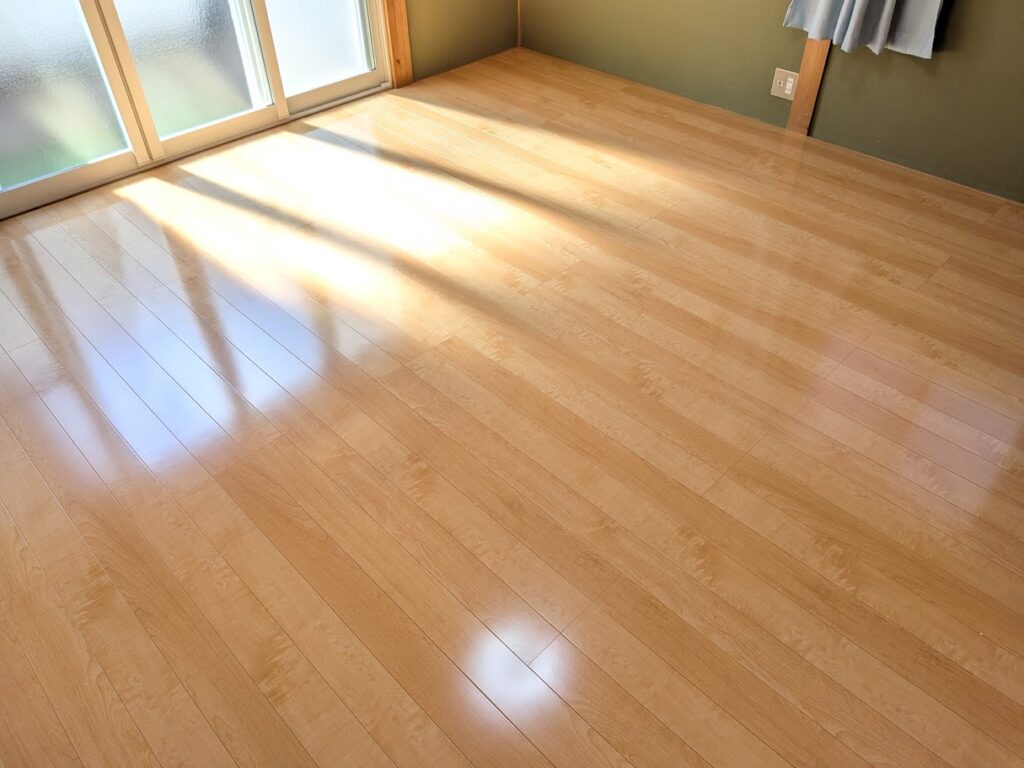 倉敷市 | 東洋テックスの新AAシリーズのフロア材で和室空間が生まれ変わりました！